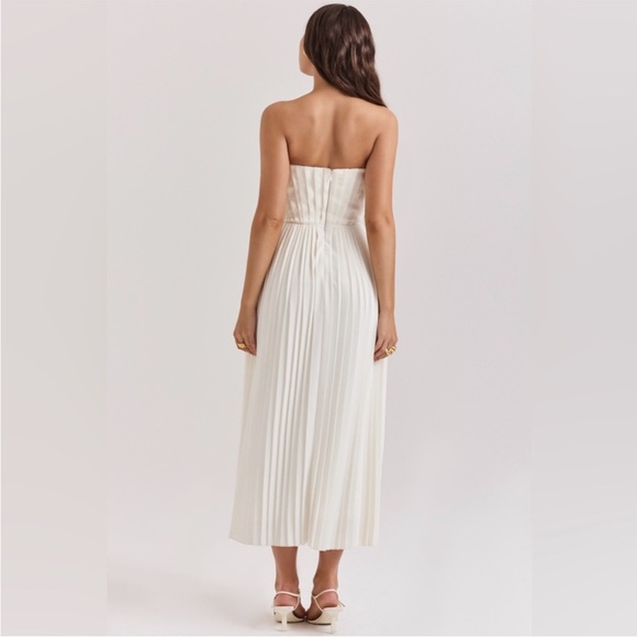 HOUSE OF CB AMORATA DRESS - Picture 4 of 8